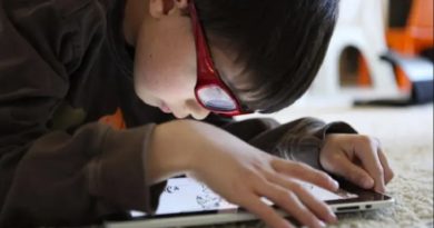 Mal uso de pantallas evidencia efectos negativos en los niños