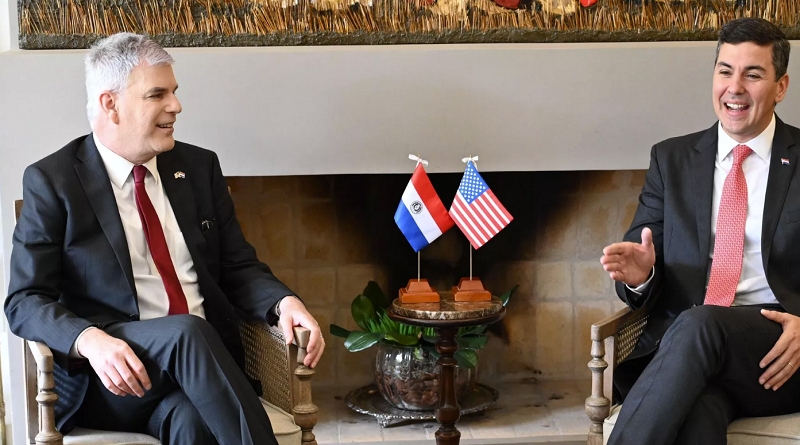 El embajador estadounidense Marc Ostfield y el presidente paraguayo, Santiago Peña (Sputnik /Twitter/USAmbPY)
