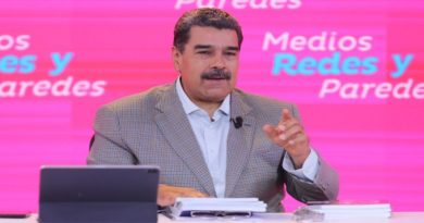Programa Con Maduro + muestra la Venezuela de resistencia