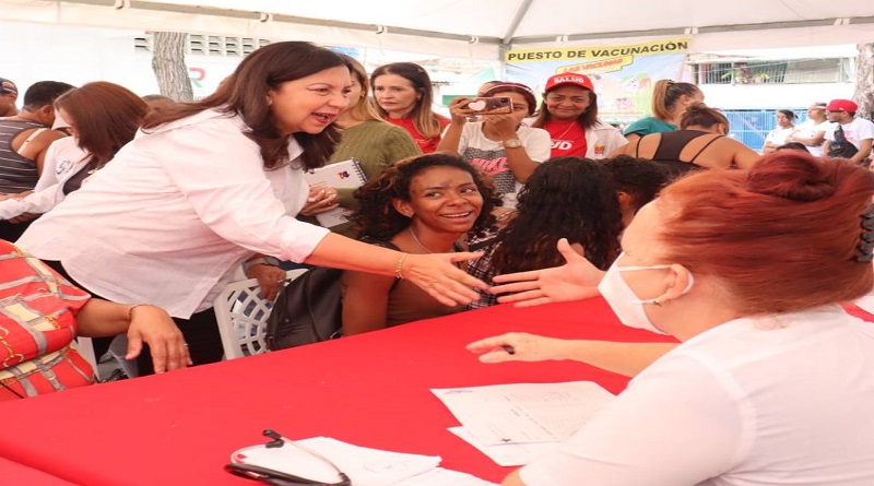 Habitantes de parroquia El Recreo disfrutan de jornada médica-social