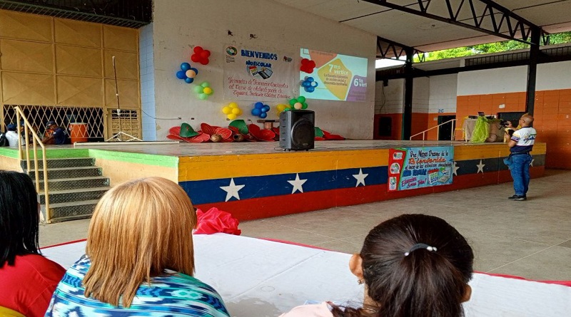Más de mil instituciones de Apure realizan taller de formación e inclusión educativa