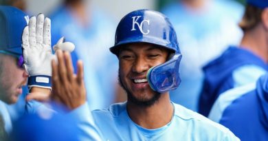 Edward Olivares comanda triunfo de los Royals