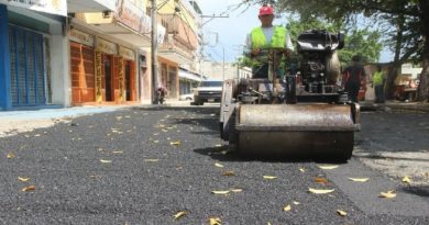 Ejecutan labores de repavimentación en avenida principal de San Agustín
