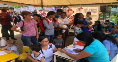 Atienden a familias de Carayaca con jornada de atención integral