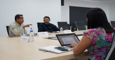 Evalúan estrategias para impulsar la producción de vidrio y envases en el país