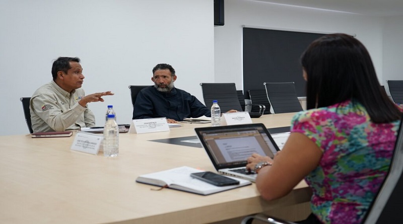 Evalúan estrategias para impulsar la producción de vidrio y envases en el país