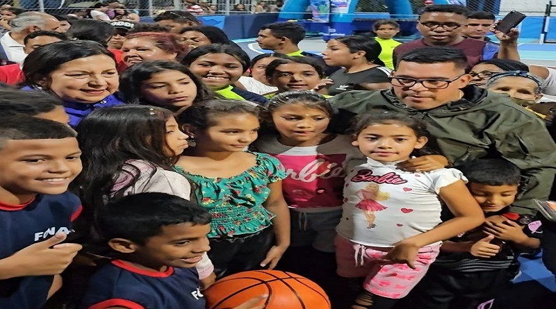 Cancha de usos múltiples en La Vega garantiza esparcimiento de niños y jóvenes