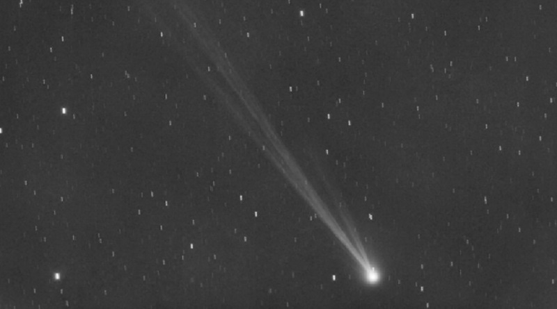Erupción solar arranca cola de cometa verde Nishimura