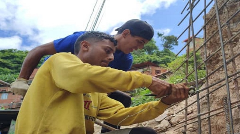 Comunas impulsan obras de infraestructura en Caracas