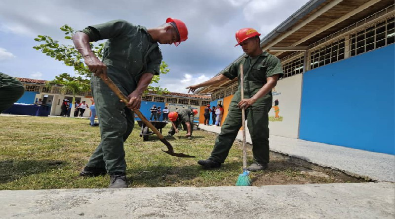 Reacondicionan espacios de la Escuela Comandante Eterno en Miranda