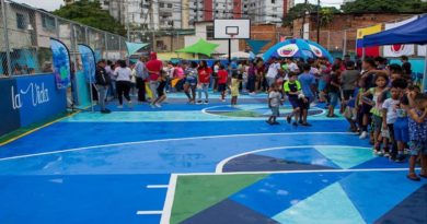 Entregan rehabilitada cancha deportiva en el sector Pinto Salina de Caracas