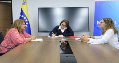 Evalúan avances en materia de Salud y Educación en atención del pueblo