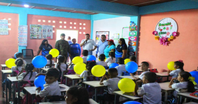 Estudiantes inician clases escolares con instituciones educativas rehabilitadas