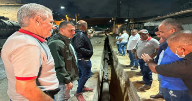 Instalan tubería de agua potable en la parroquia Coche de Caracas