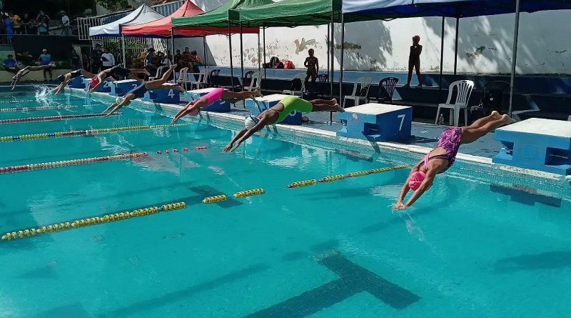 Culmina II festival preinfantil de natación en Parque Miranda