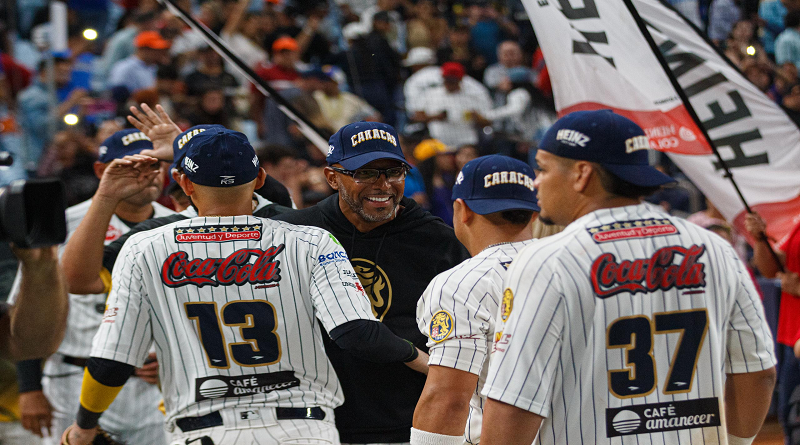 Leones derrota a su eterno rival en el