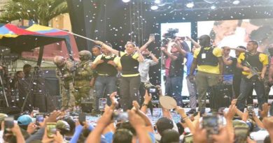 González y Noboa cierran campaña para presidenciales del 15 Octubre en Ecuador