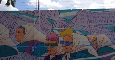 Elaboran mural en honor a las Madres de la Plaza de Mayo