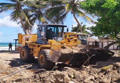 Playa Parguito avanza con labores de recuperación integral en Nueva Esparta