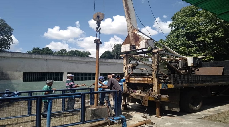 Reactivan pozo de agua en Escuela Cristóbal Mendoza del estado Aragua