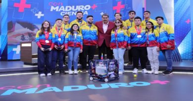 Ejecutivo nacional felicita a campeones del concurso de Robótica