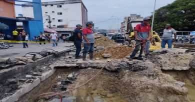 Trabajadores de Hidrocapital reparan tuberías en Guatire y Valles del Tuy