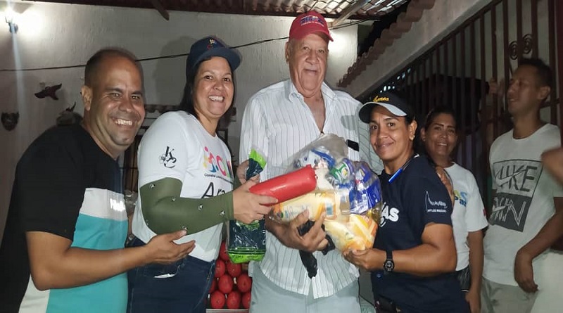 Atendidas familias de Las Tejerías con distribución de alimentos