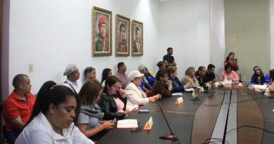 Comisión de Familias AN debate impacto de medidas coercitivas en el pueblo
