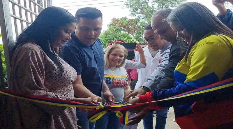 Entregan Consultorio Popular recuperado por las Bricomiles a Familias en Zulia