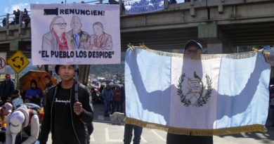 Indígenas mantienen protestas por tercer día consecutivo en Guatemala
