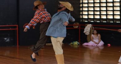 Musical “Los Traspasados” del llano a las tablas