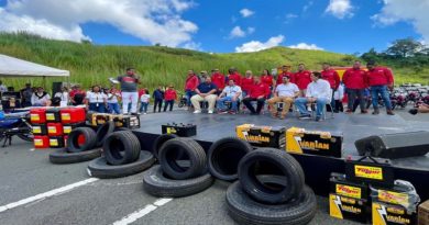 Transportistas de Los Teques reciben insumos, motos y concesiones