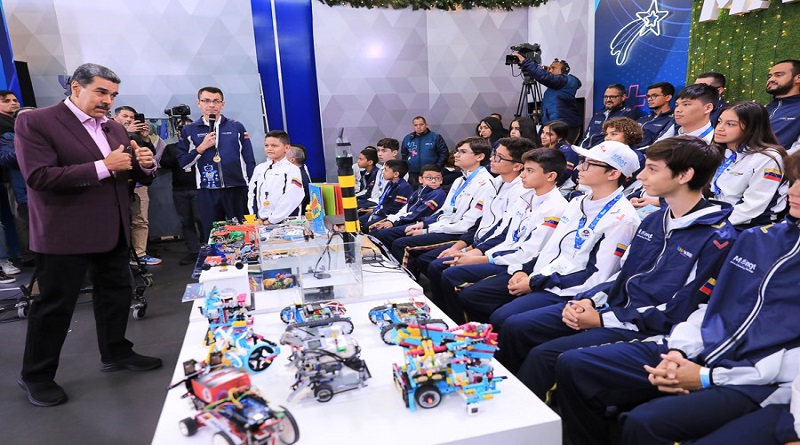 Más de tres mil niños y jóvenes se incorporan a núcleos de robótica