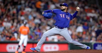 Dos venezolanos recibirán anillo de campeón con Texas