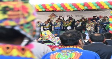 Entregan obras públicas para favorecer habitantes de Chayanta en Bolivia
