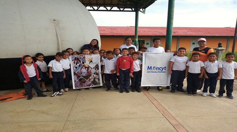 Estudiantes aprenden sobre astronomía y el sistema solar en Yaracuy