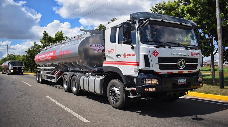 Distribuyen cisternas para garantizar suministro de combustible en Bolívar