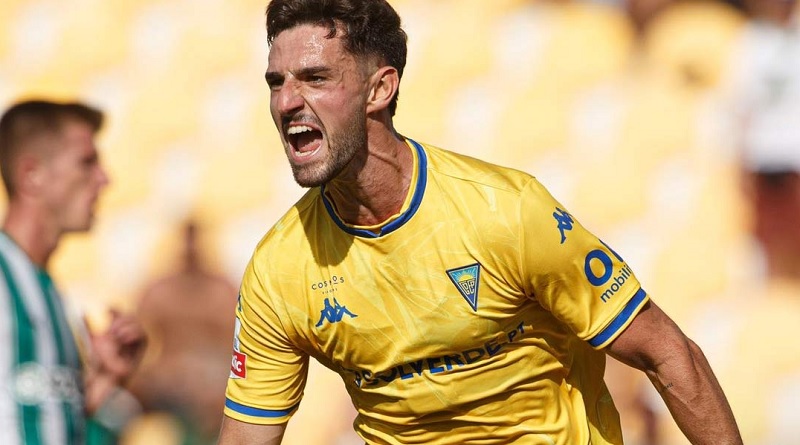 Alejandro Marqués se reencontró con el gol en Portugal