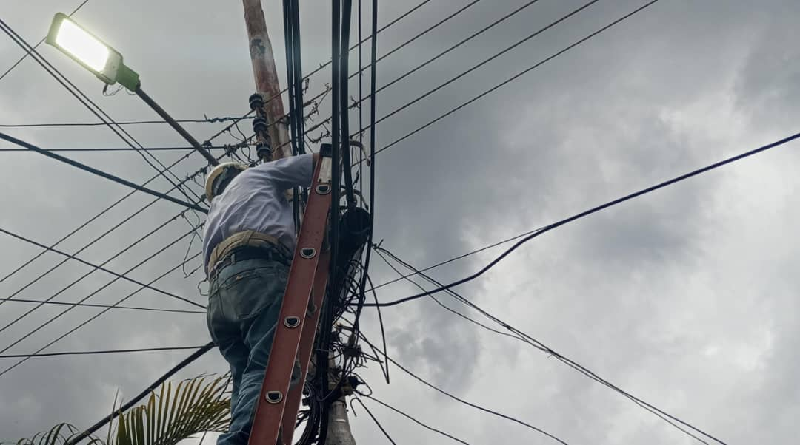 Trabajadores de Cantv brindan respuestas a usuarios de Anzoátegui mediante el 1x10
