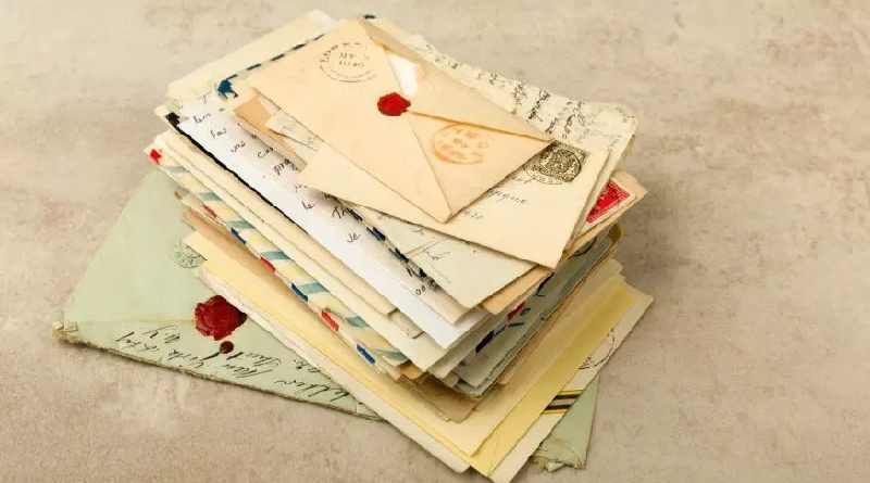 Descubren cartas francesas selladas y escritas hace casi 300 años