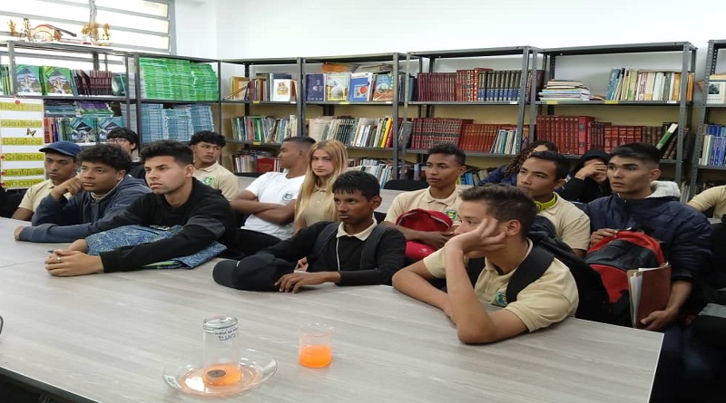 Estudiantes de Miranda desarrollan habilidades científicas en plan masificación del CNTQ