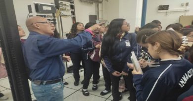 Cantv recibe estudiantes como parte del Plan Semilleros Científicos en Mérida