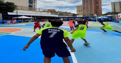 Inauguran cancha deportiva en la parroquia El Recreo de Caracas