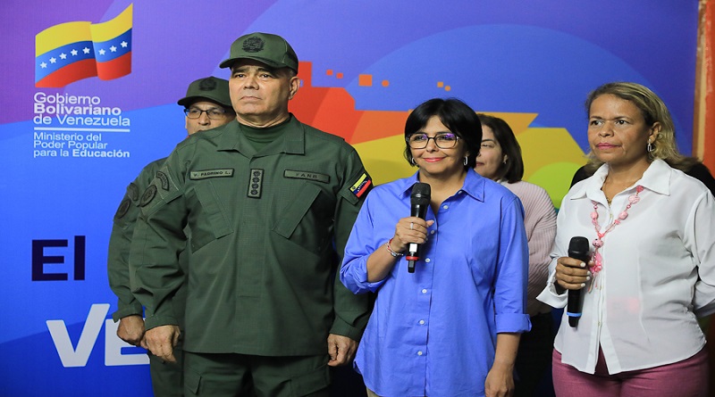 Entregan 235 escuelas y liceos para ampliar matrícula estudiantil