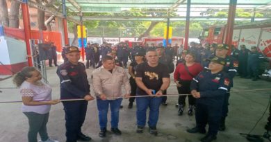 Entregan rehabilitada primera fasde de estación de Bomberos de la Morán en Caracas