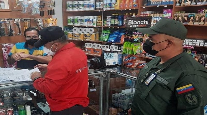 Supervisan comercios en estados del país para constatar emisión de facturas