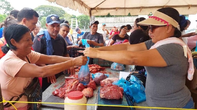 Feria socialista de alimentos favorece a familias en Maturín