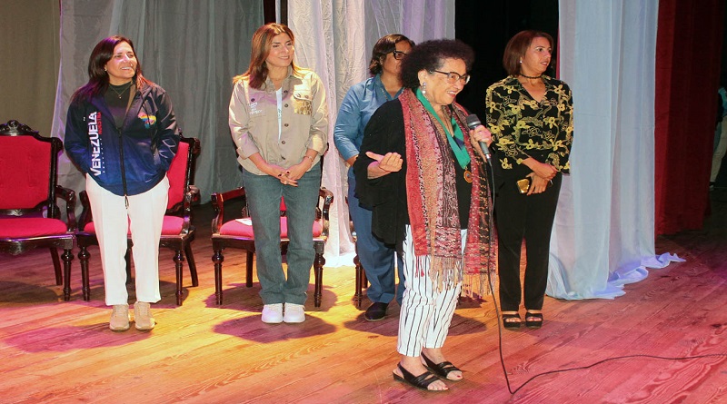 Estrenan documental “Hortensias para Inés” en Teatro Municipal de Puerto Cabello