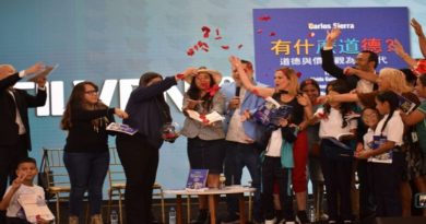 Filven 2023 presenta en mandarín e inglés libro de Carlos Sierra