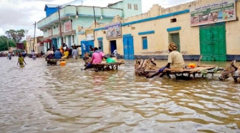 Catastróficas inundaciones dejan a más de 700 mil desplazados en Somalia